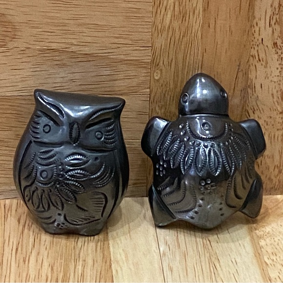 Vintage Black Ceramic Owl and Turtle Mini Figurine - Picture 2 of 10